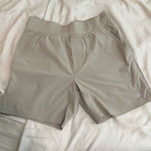 ALO Yoga Taupe Athletic Shorts Men’s SZ Small